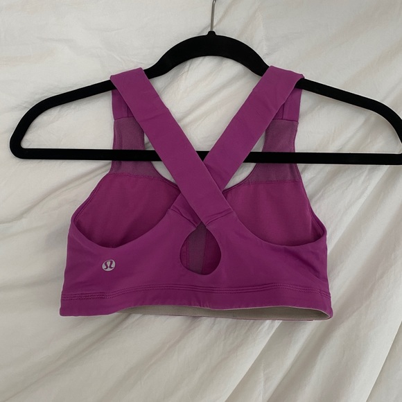 Lululemon size 6 Sport Bra - Picture 2 of 2